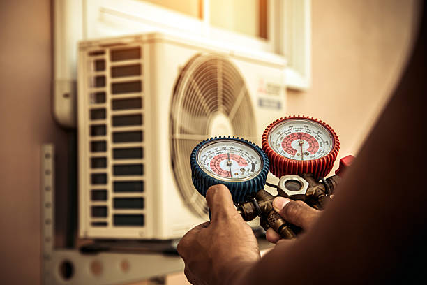 Professional Hvac Maintenance technician working in Washington, VA